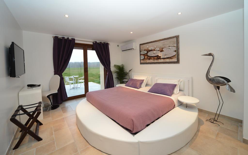 Bed and Breakfast Domaine De La Garde Vonnas Pokój zdjęcie