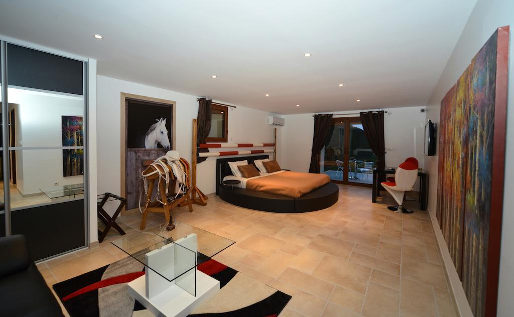 Bed and Breakfast Domaine De La Garde Vonnas Pokój zdjęcie